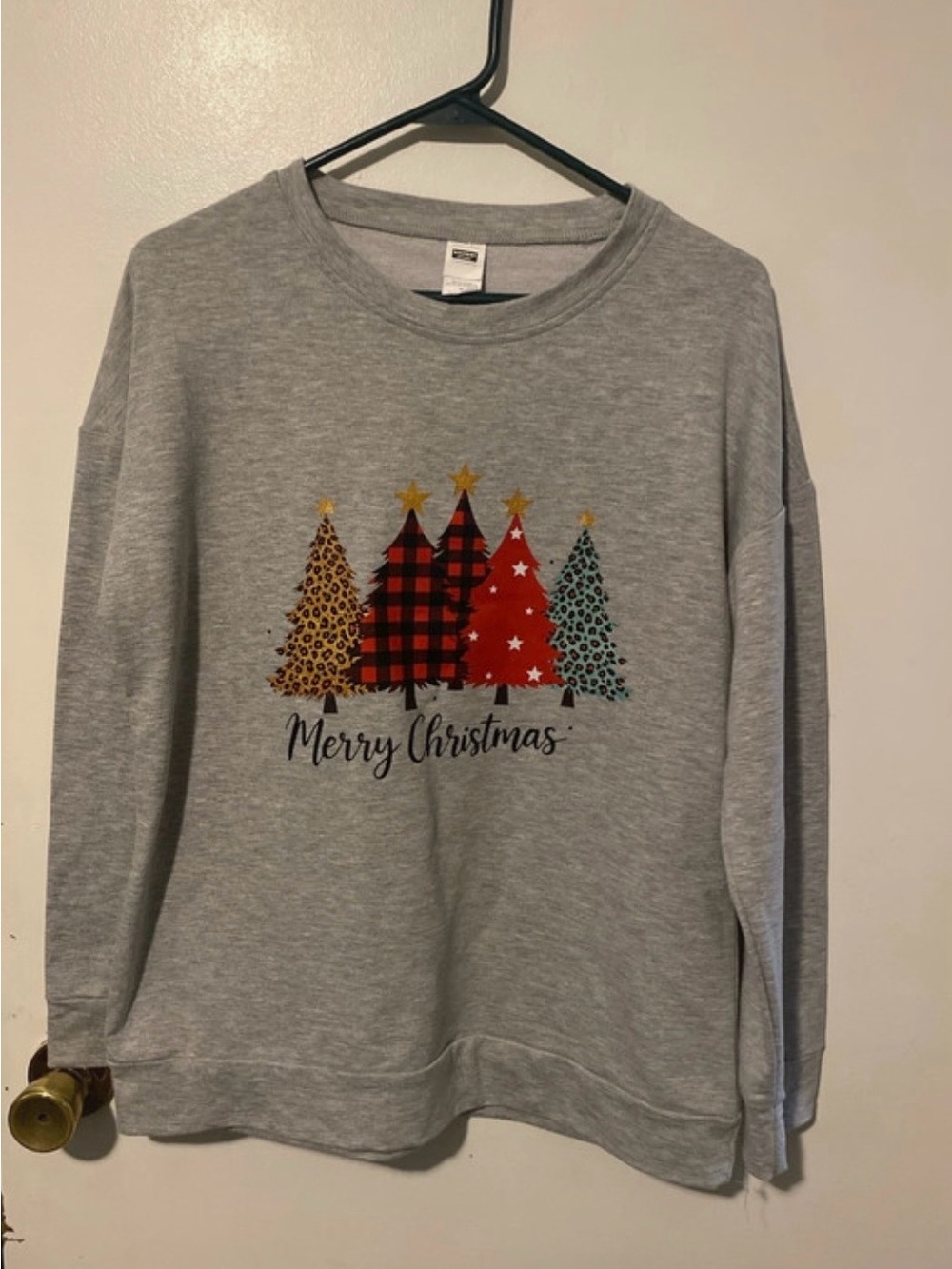 Women's Grey 'Merry Christmas' Graphic Sweatshirt - Picture 2 of 4